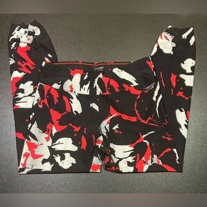 NWOT Calvin Klein Cropped Performance Leggings M